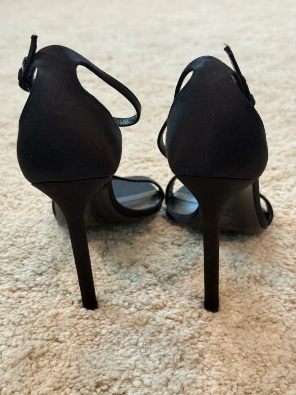 Saint Laurent Amber 105 Satin Heels. - Picture 7 of 15